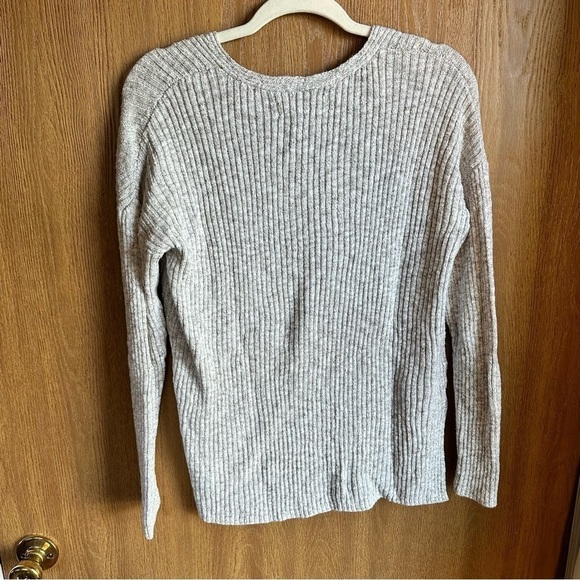 Loft v neck ribbed sweater size small - Picture 4 of 5
